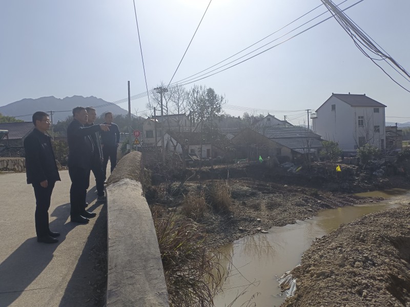涂顺赴茂林镇开展巡河工作